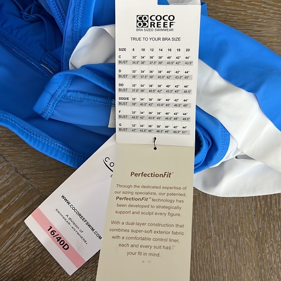 CONTOURS by COCO REEF Shapemaker Swimwear Agate Bandeau Azure Top 16/40D - Picture 13 of 15